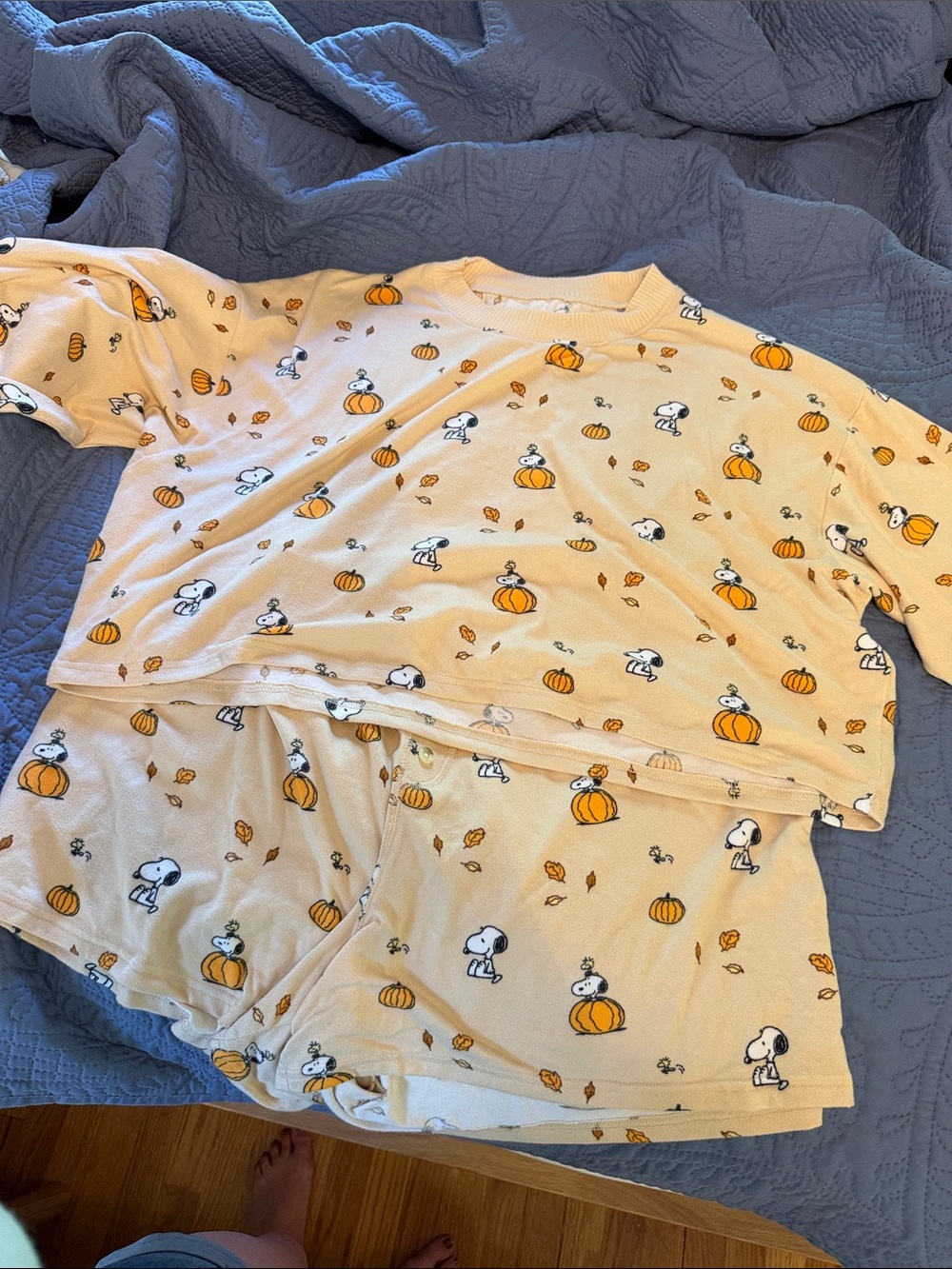 American Eagle Outfitters Cream Snoopy Pumpkin Short Pajama Set